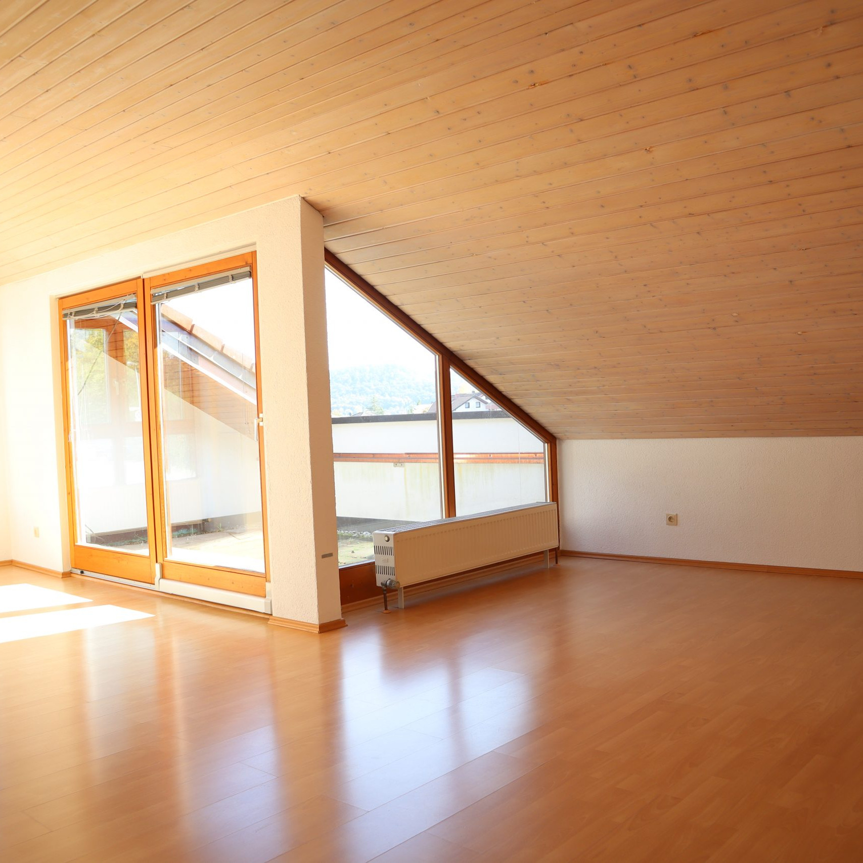 Gemütliche 2 Zimmer Dachgeschosswohnung