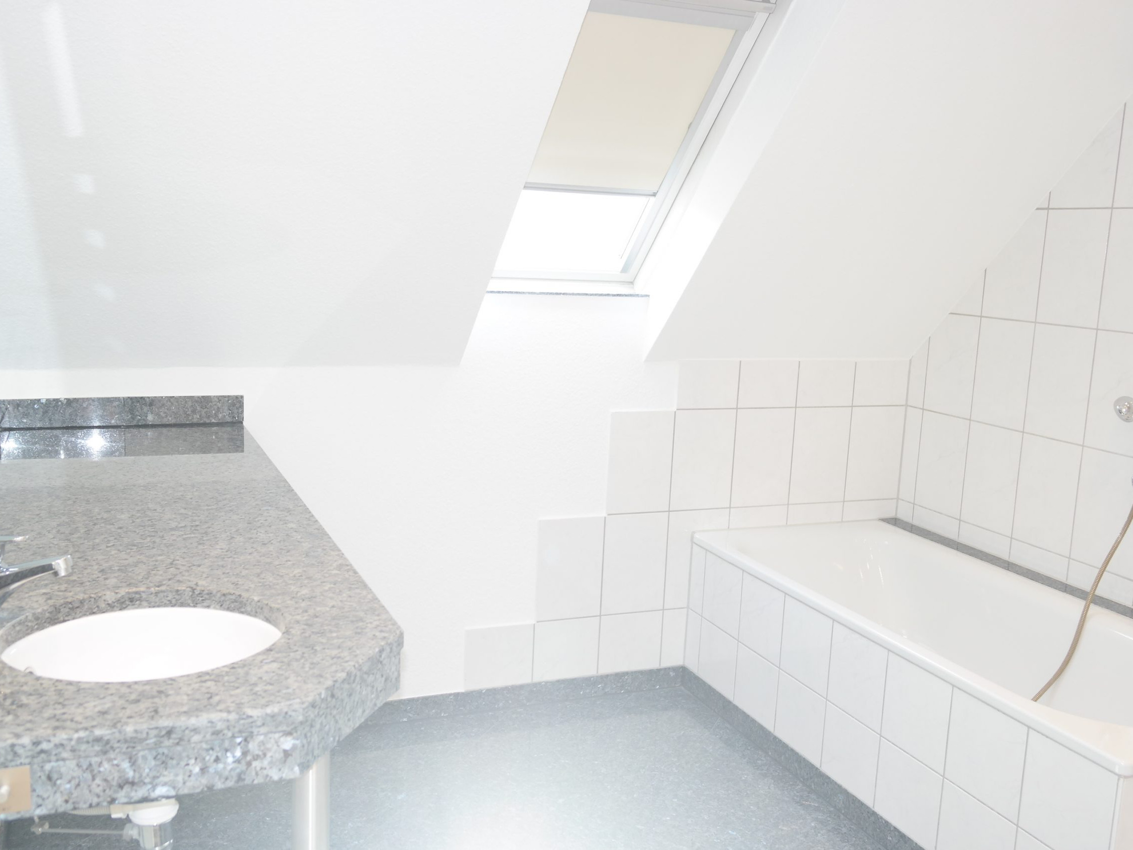 Lichtdurchflutete 4-Zi.-Wohnung in begehrter Lage in Stuttgart-Süd – Ansicht 13